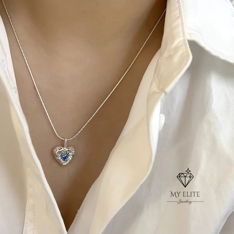 Élan Silver Heart Statement Necklace