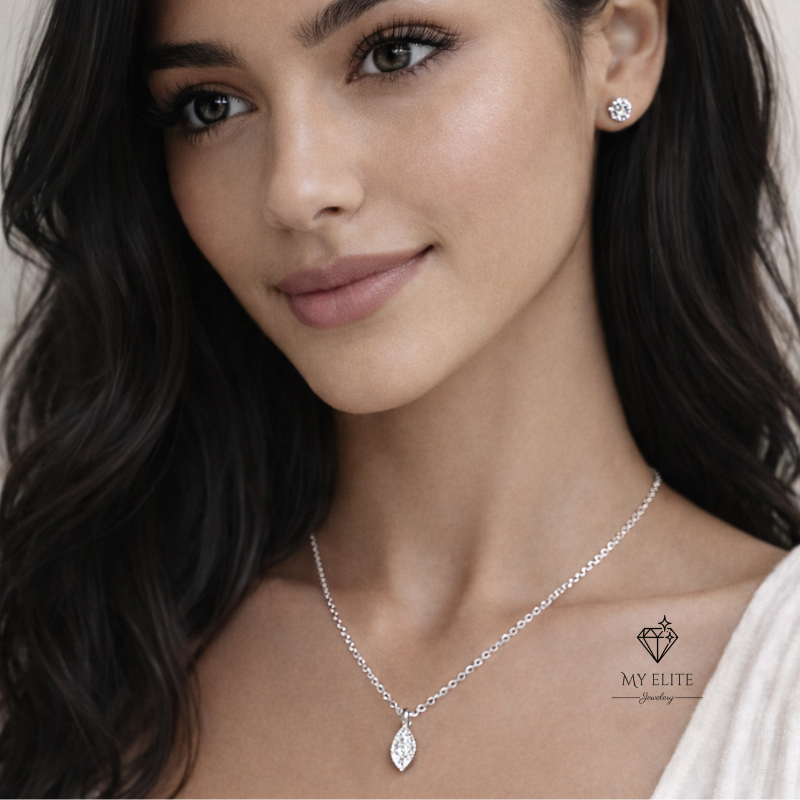 Élan Teardrop Grace Necklace