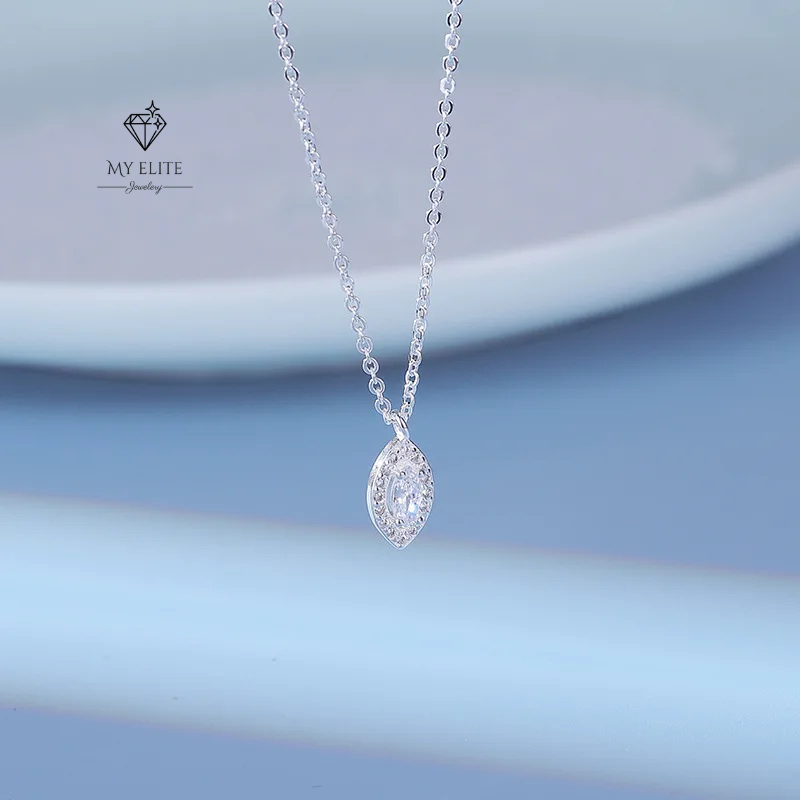 Élan Teardrop Grace Necklace